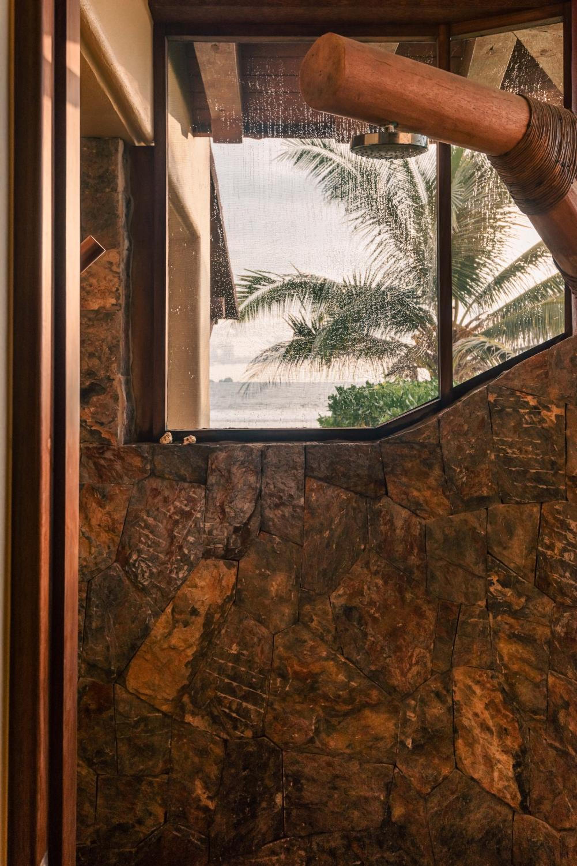 Playa Blanca 24, Luxury Beachfront Apartments