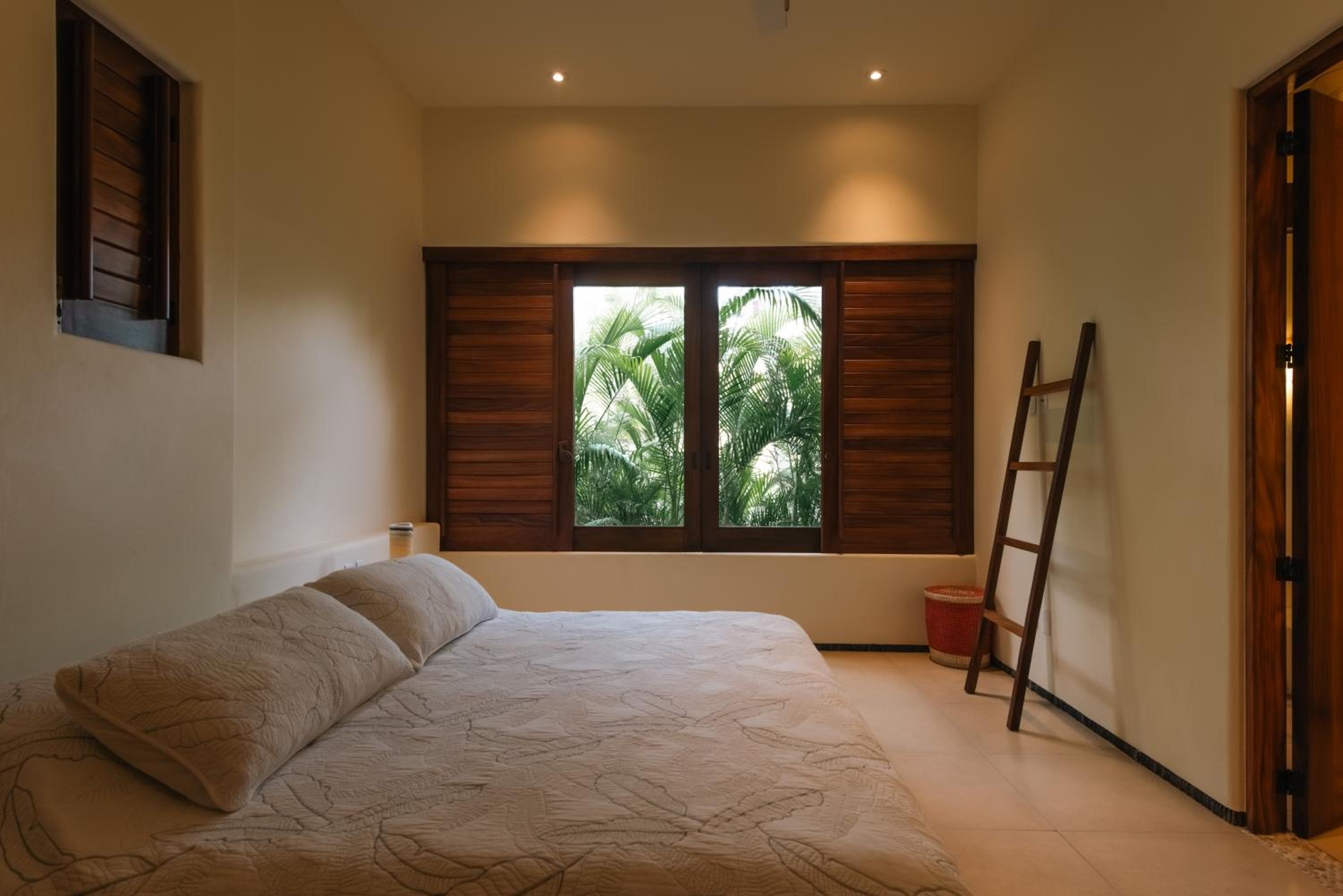 Playa Blanca 24, Luxury Beachfront Apartments