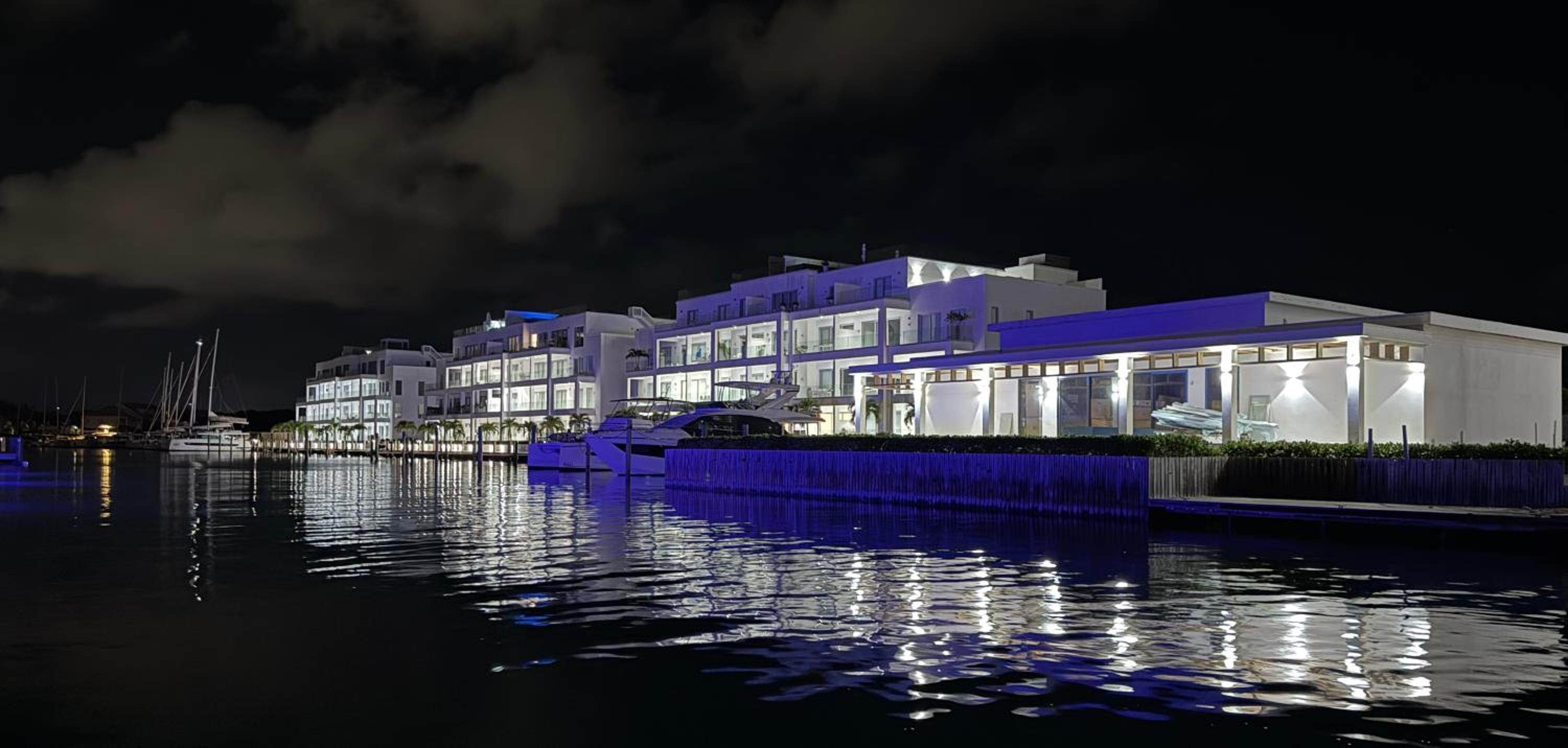 Casablanca Bahamas- New Luxury Waterfront Condo, Palm Cay, The Bahamas