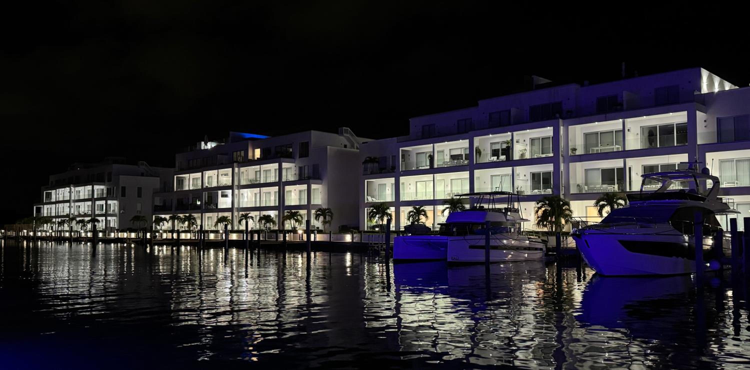 Casablanca Bahamas- New Luxury Waterfront Condo, Palm Cay, The Bahamas