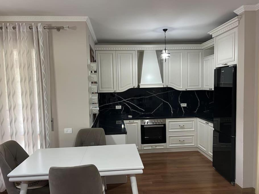 Botanic Luxury Apartment Tirana