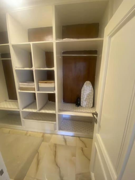 Modern 3BD in the middle of fifth settlement for families only