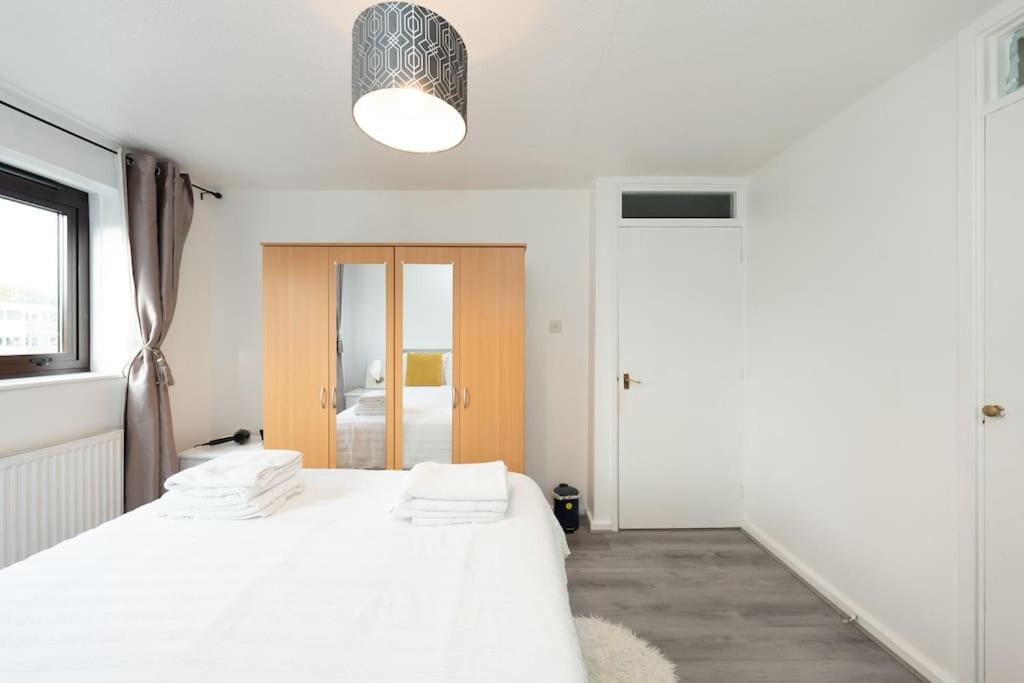 Idyllic Stylish Apartment with Fast Speed Broadband & Free Parking