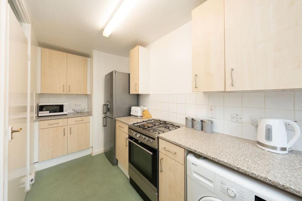 Idyllic Stylish Apartment with Fast Speed Broadband & Free Parking