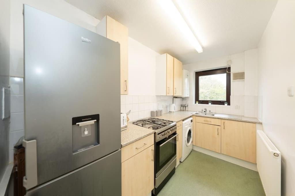 Idyllic Stylish Apartment with Fast Speed Broadband & Free Parking