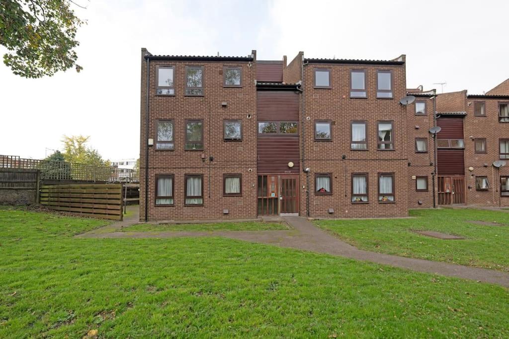 Idyllic Stylish Apartment with Fast Speed Broadband & Free Parking