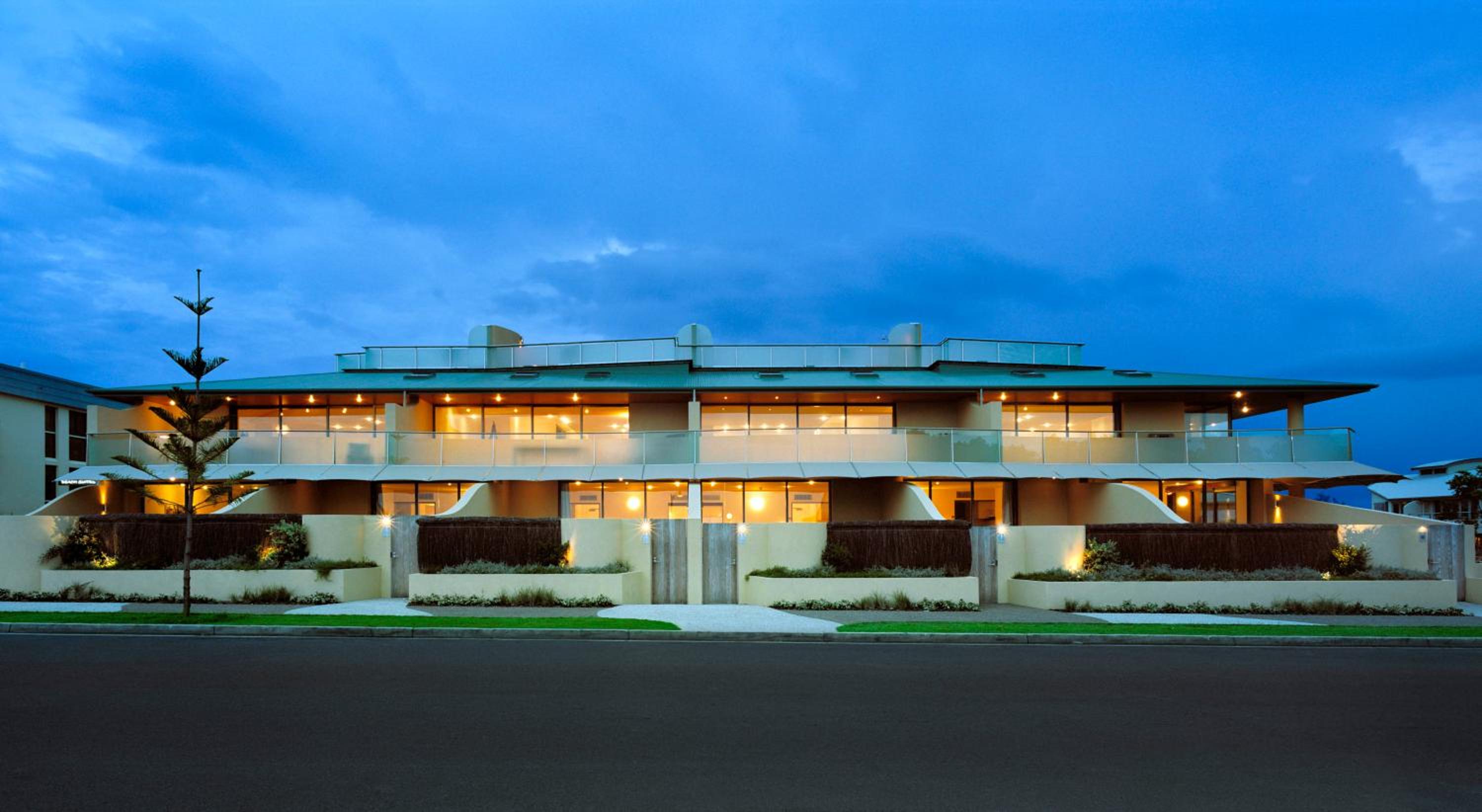 Hotel Beach Suites - Image 1