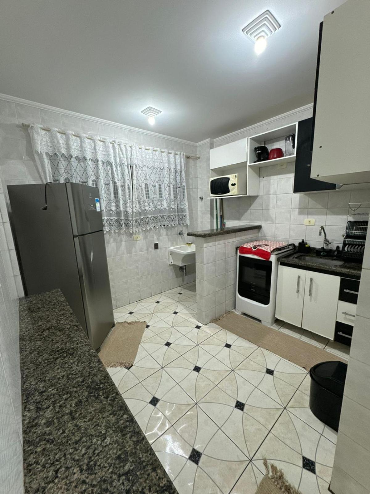 Apartamento em Mongaguá Pé na areia, em frente a plataforma de pesca