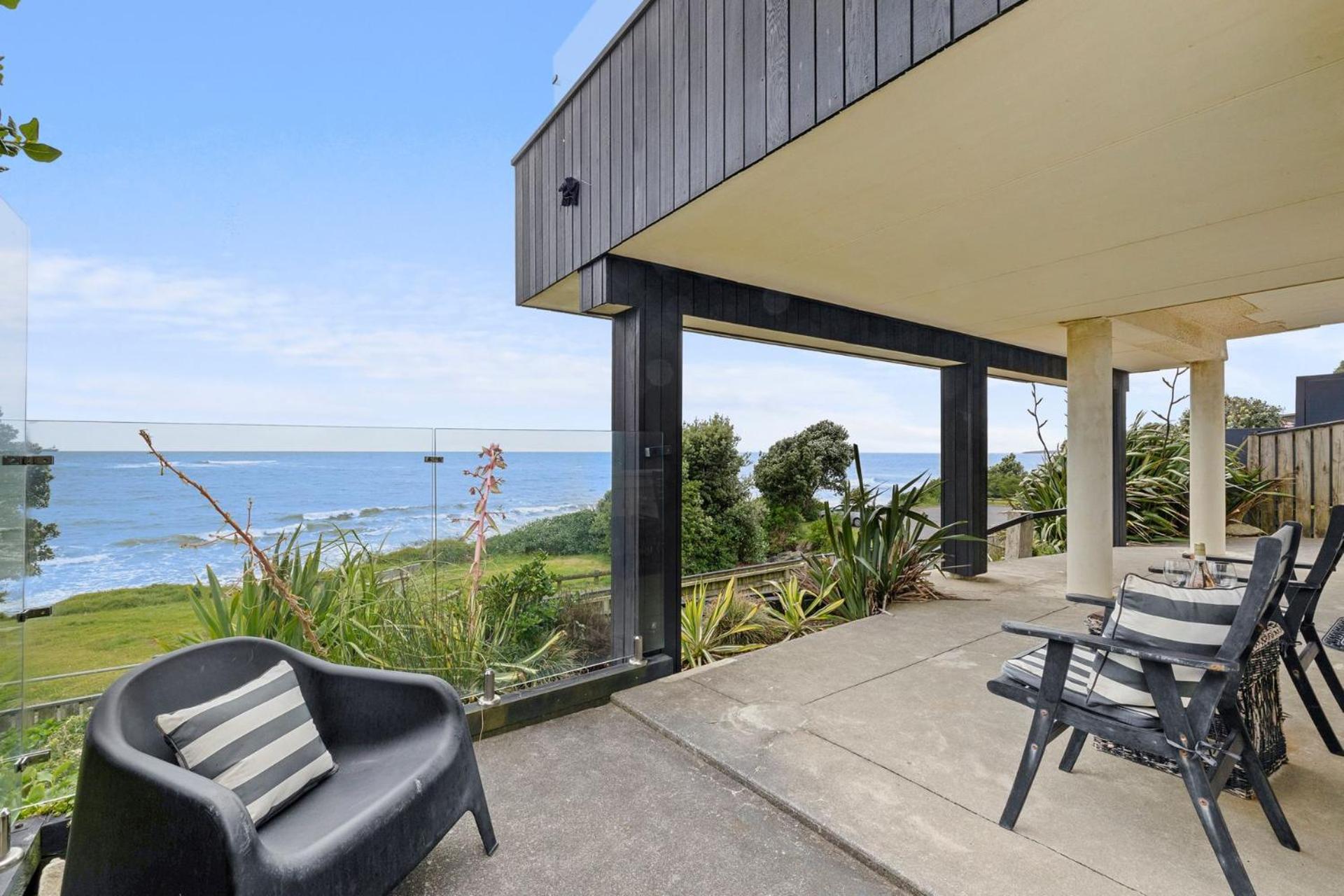 Wow On Wanaka Bay - beachfront living at its best view 4
