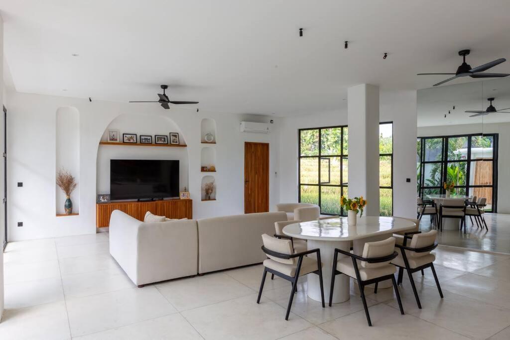 Villa Antonella, 3BR Dream Villa with Pool, Umalas view 5