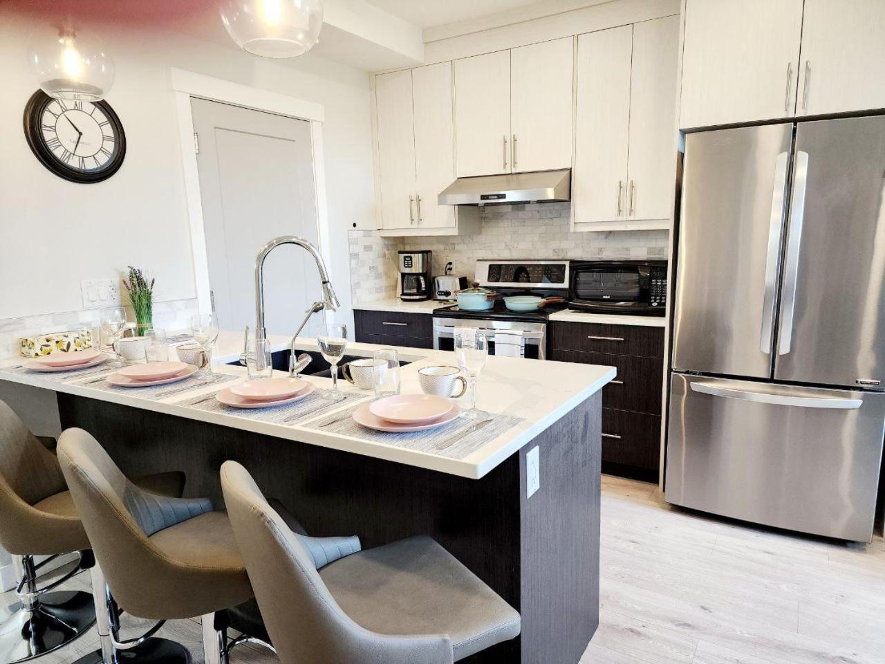 Leduc Vacations - Luxury Cozy Basement Suite - Property Image 5