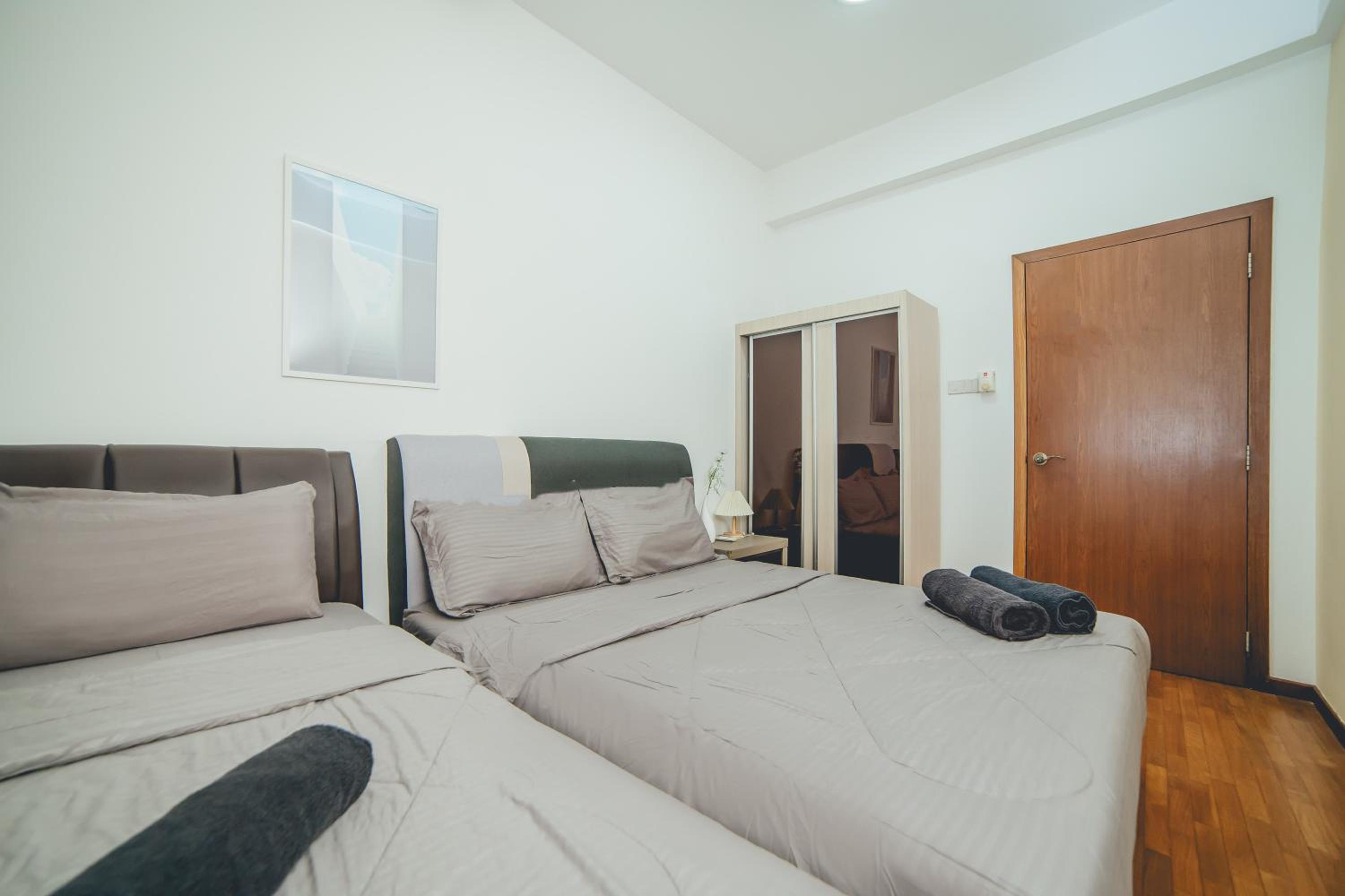 Grandview Stylish Living 3BR8pax Pooltable by Our Stay
