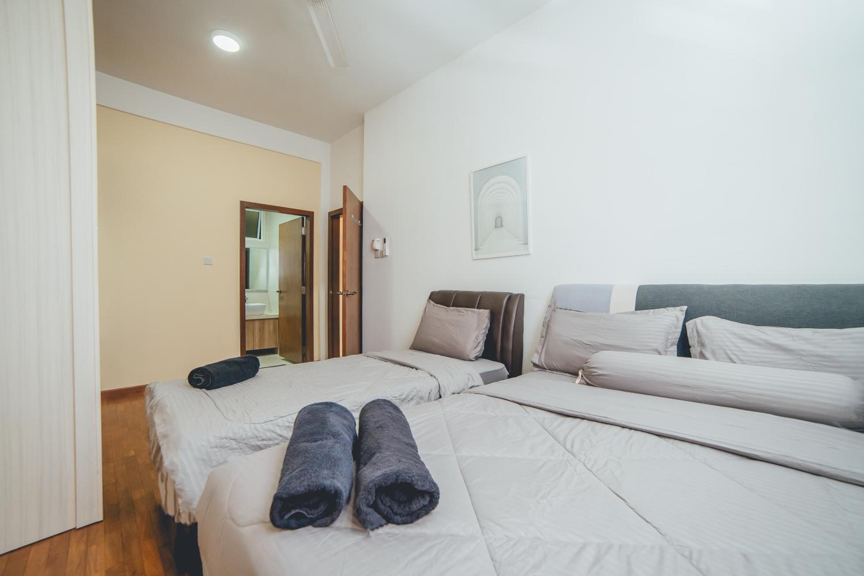 Grandview Stylish Living 3BR8pax Pooltable by Our Stay
