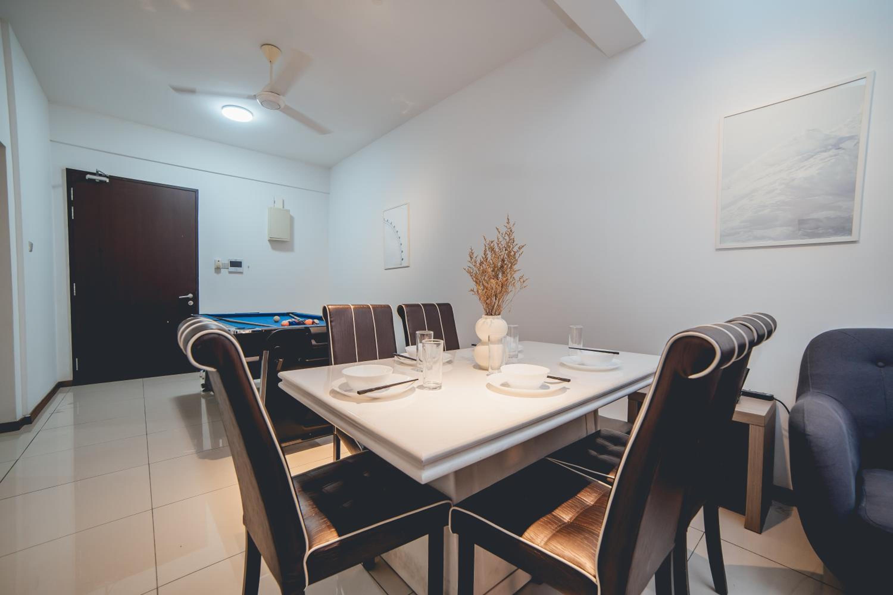 Grandview Stylish Living 3BR8pax Pooltable by Our Stay