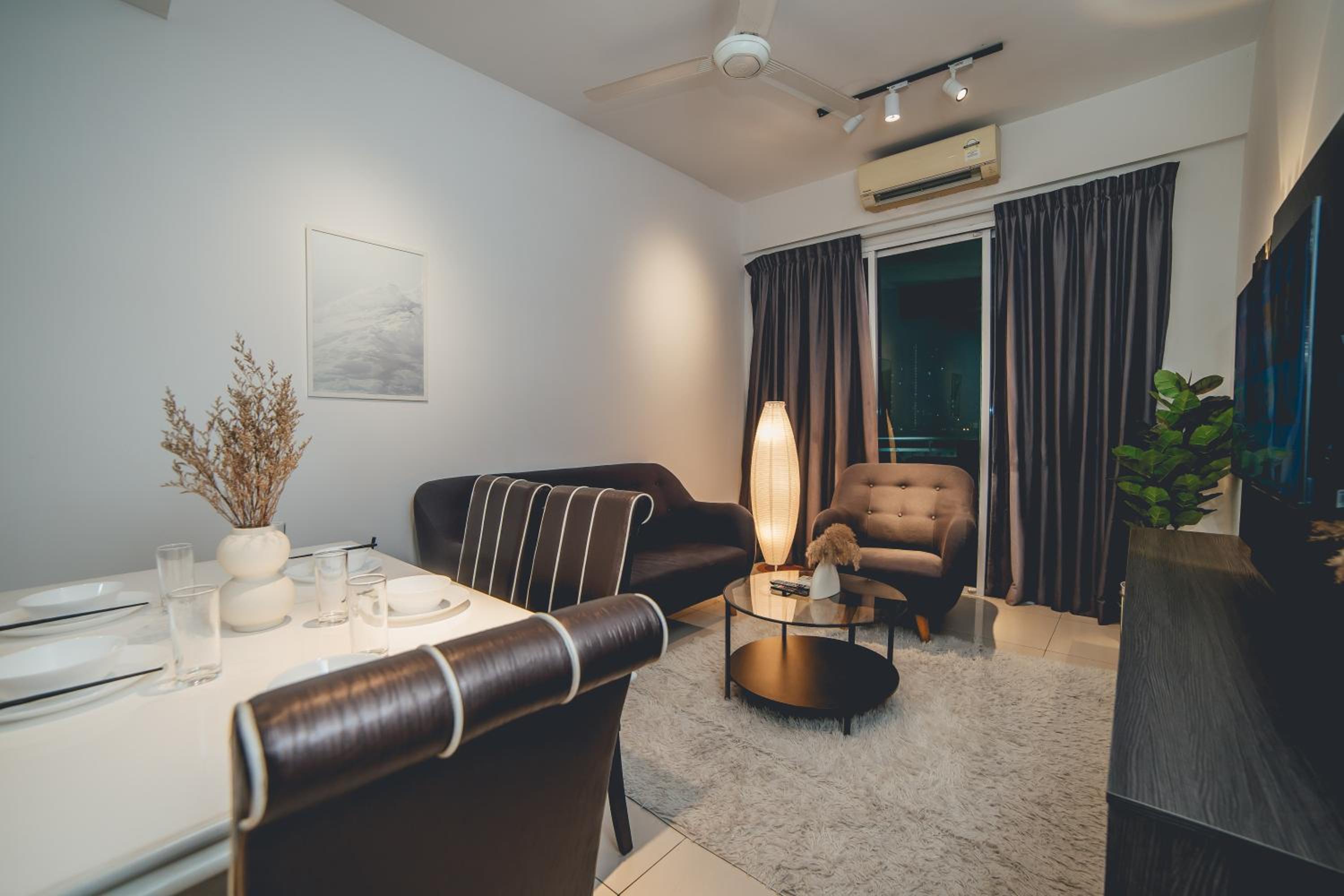 Grandview Stylish Living 3BR8pax Pooltable by Our Stay