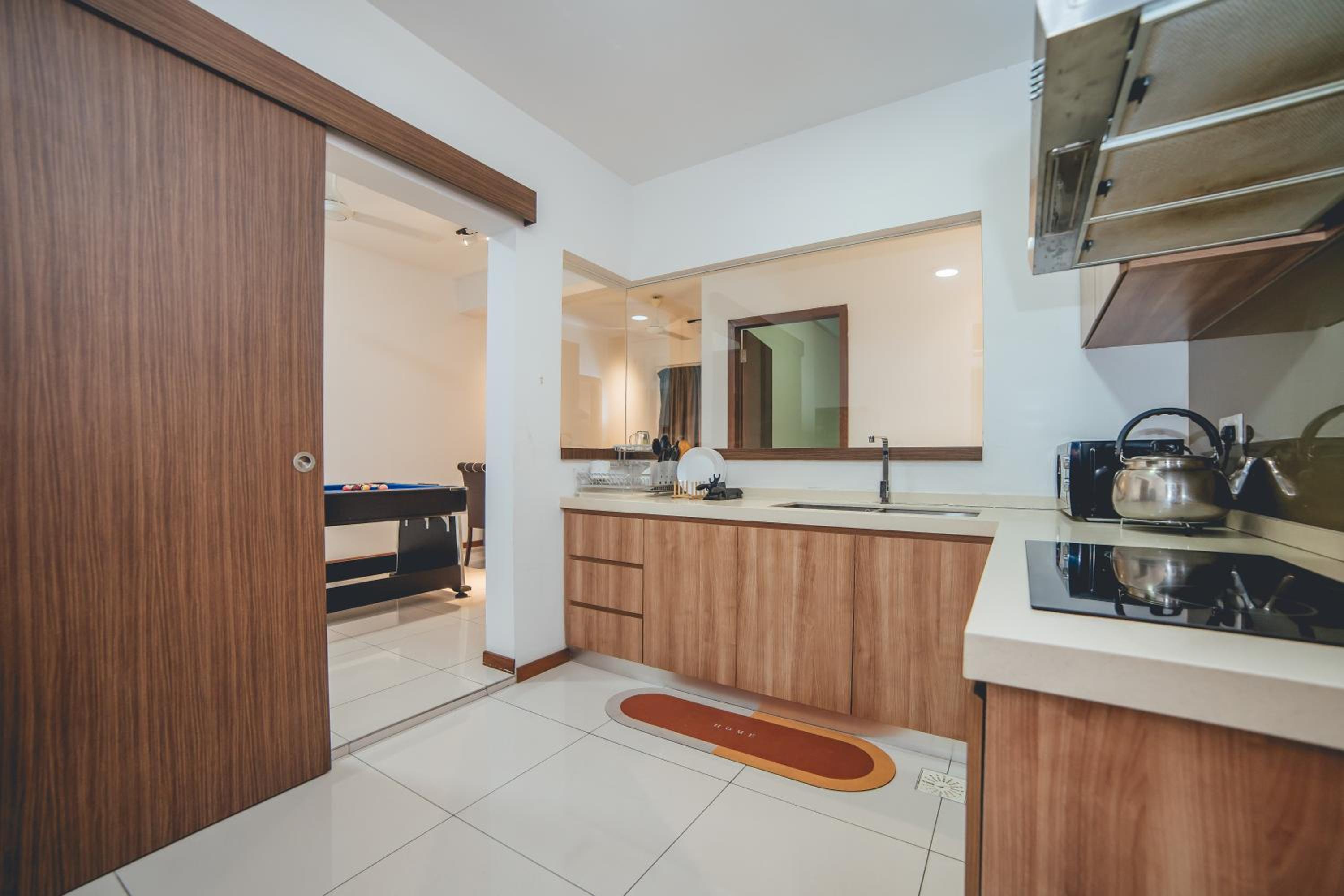 Grandview Stylish Living 3BR8pax Pooltable by Our Stay