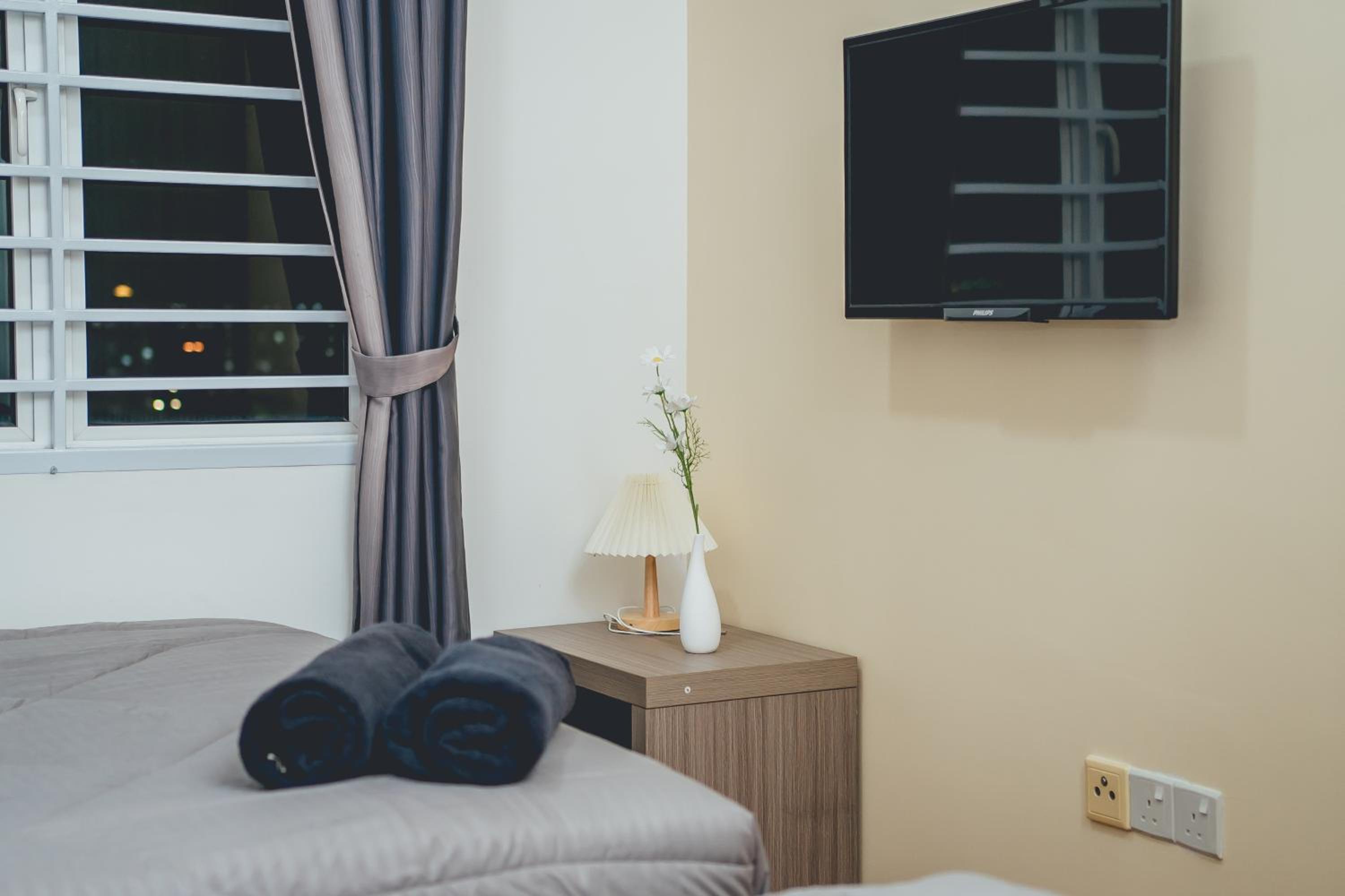 Grandview Stylish Living 3BR8pax Pooltable by Our Stay