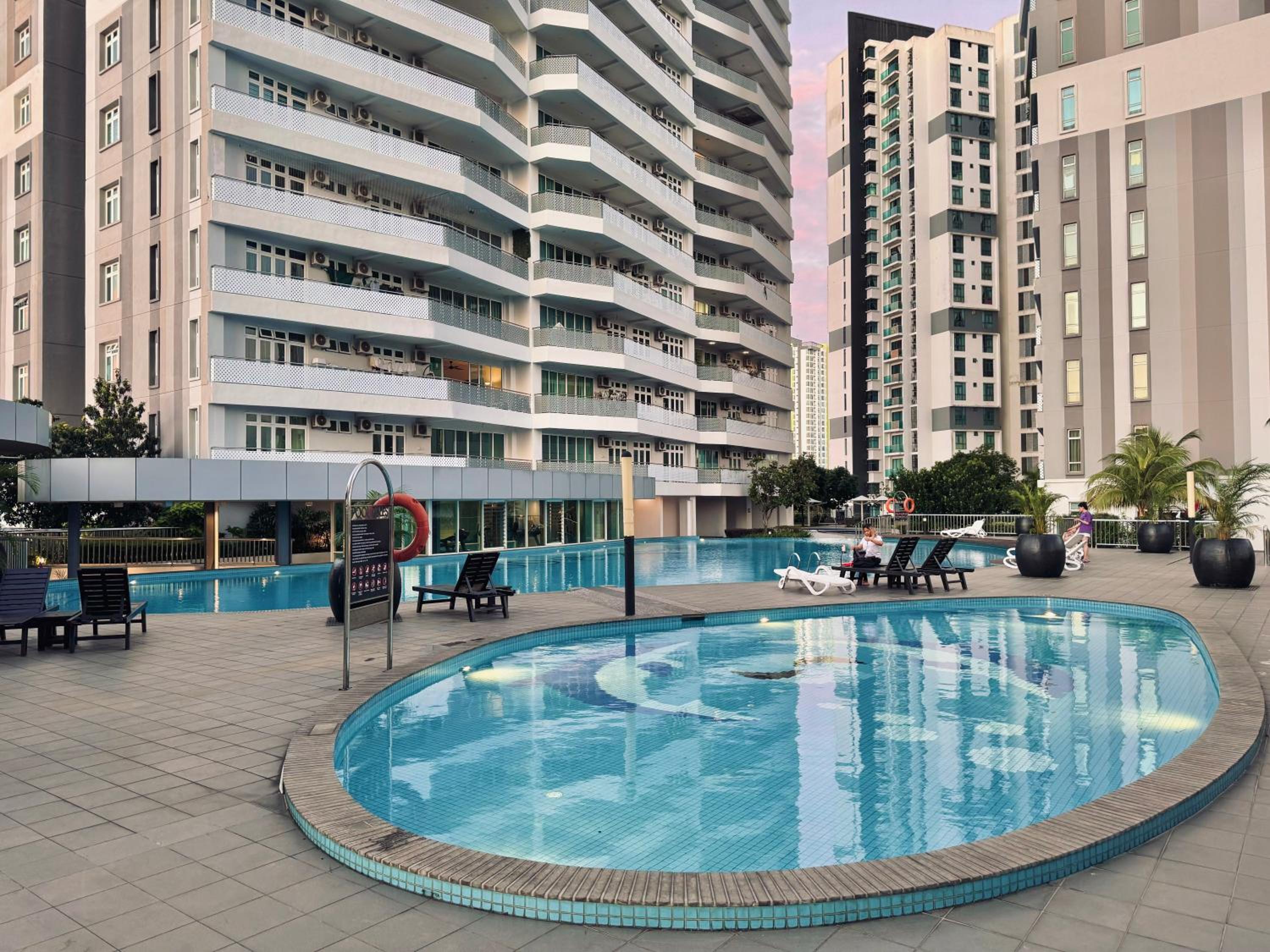 Grandview Stylish Living 3BR8pax Pooltable by Our Stay