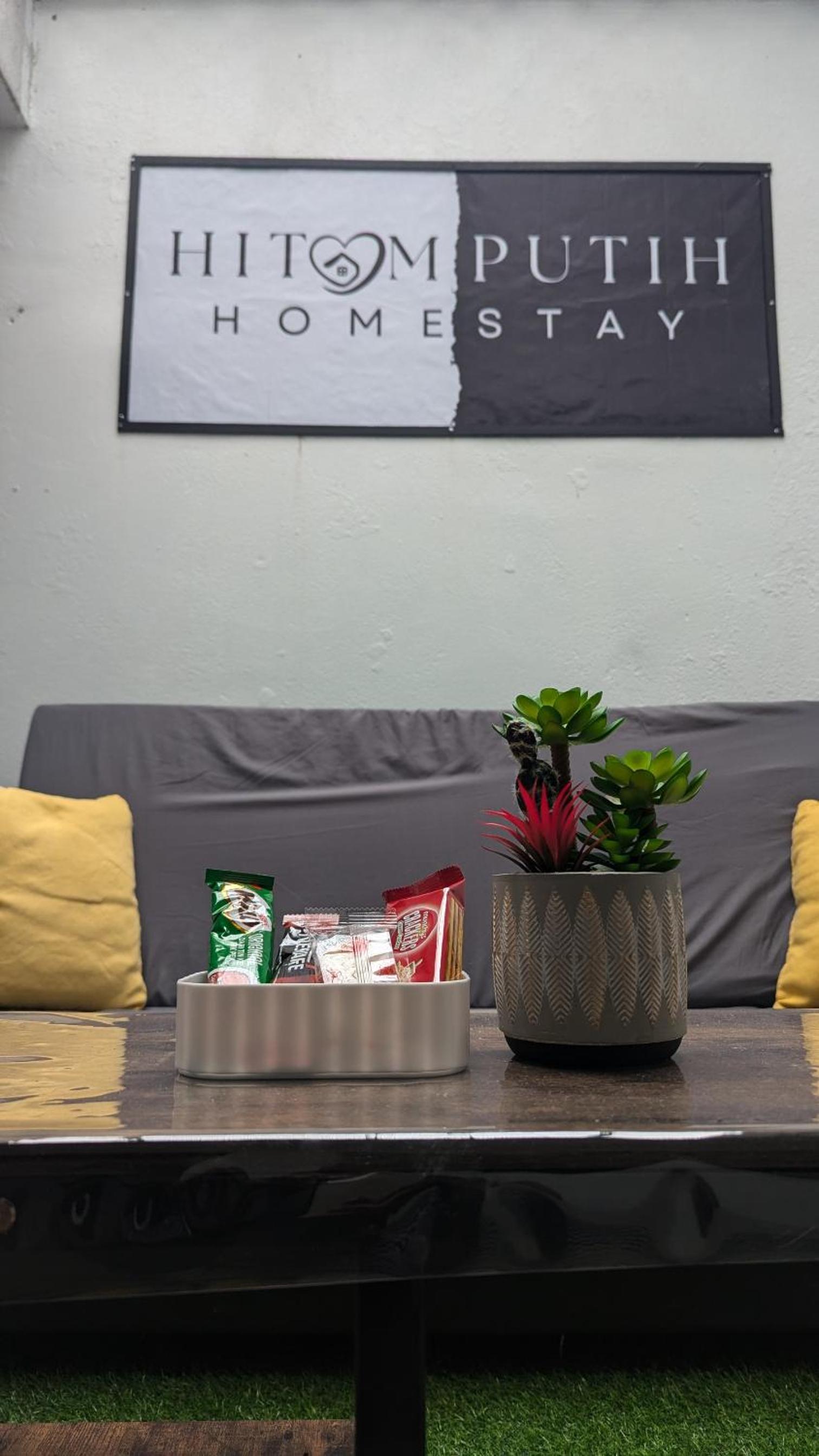 Homestay Kemaman - Hitam Putih Homestay