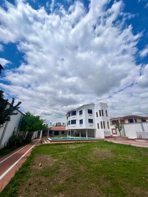 Casa con piscina en Tarija