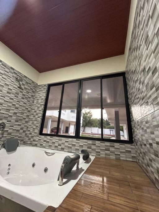 Casa con piscina en Tarija