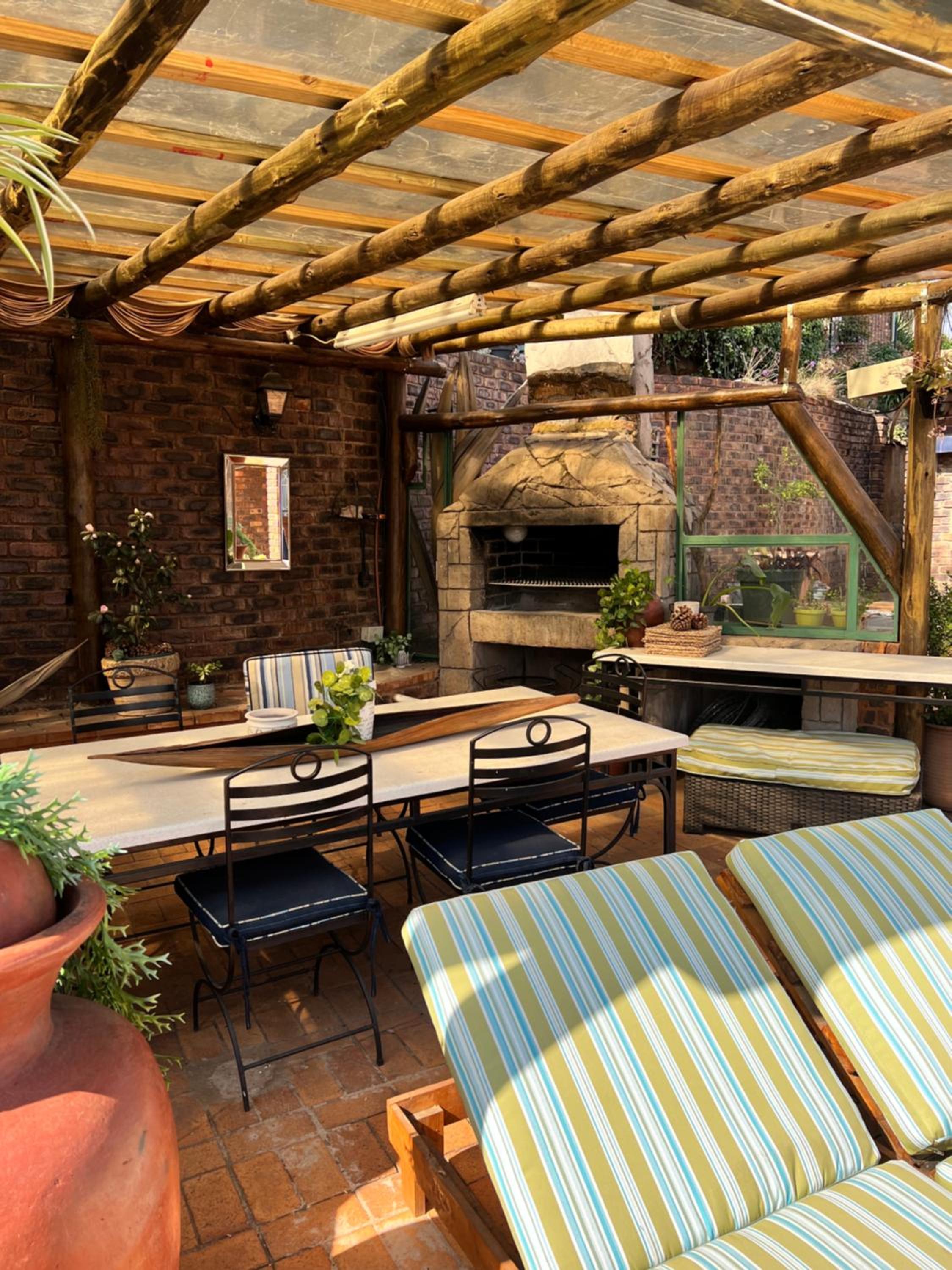 Map's View Guesthouse