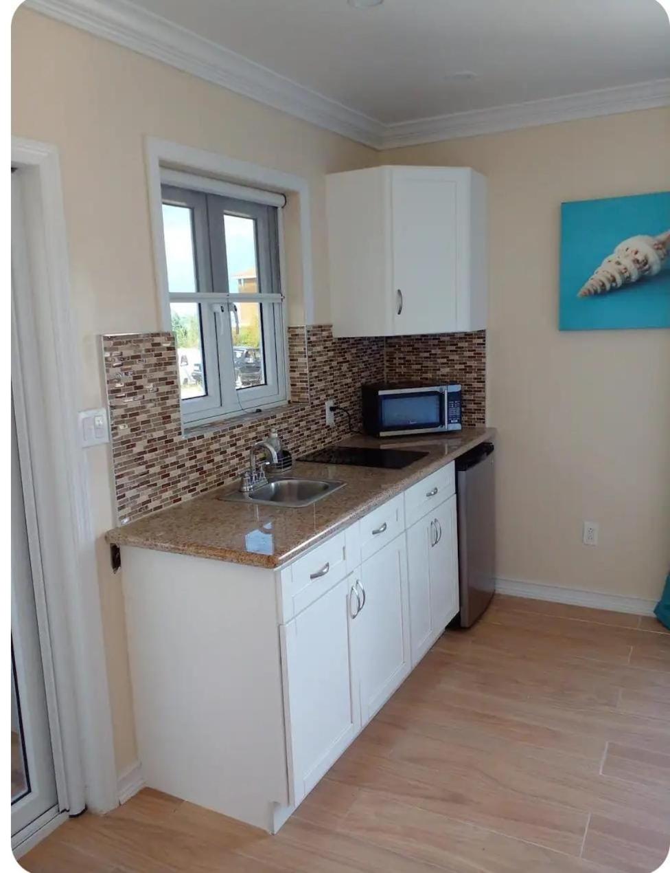 1-Hillview Cottages