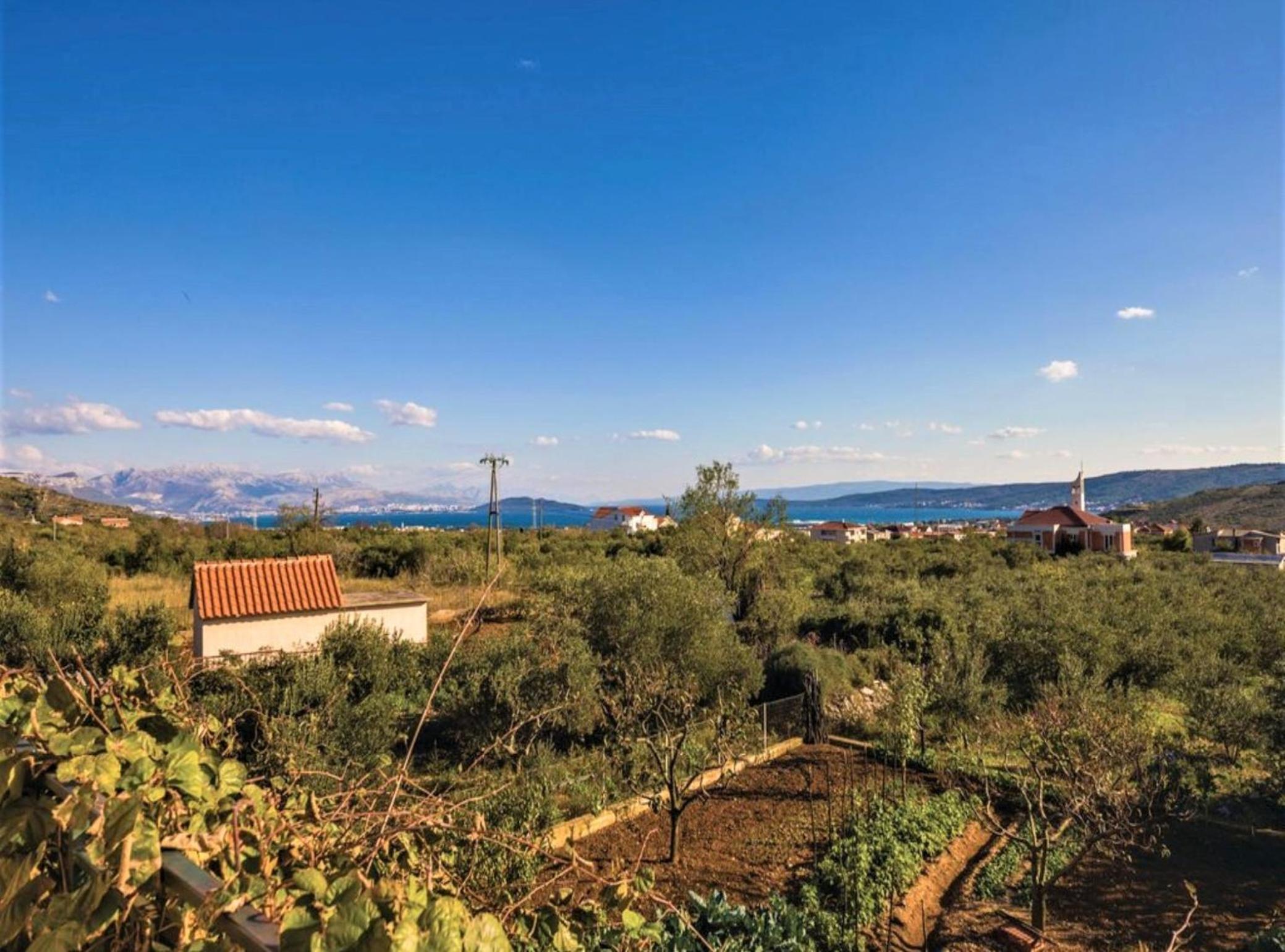 Trogir Comfortable Apartment with Terrace