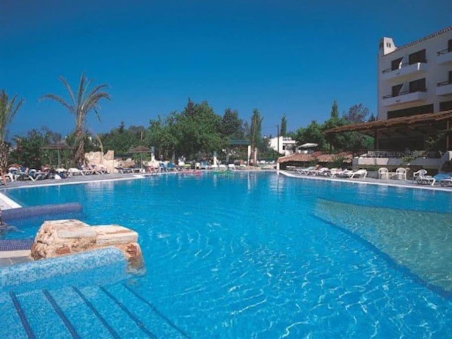 Pafos Gardens elite studio