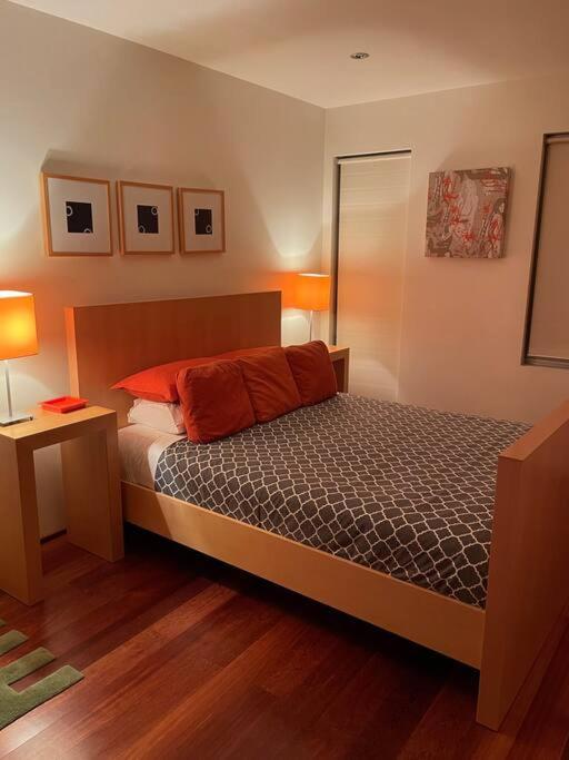 Starfish Beach House - WIFI - 5 min walk to beach