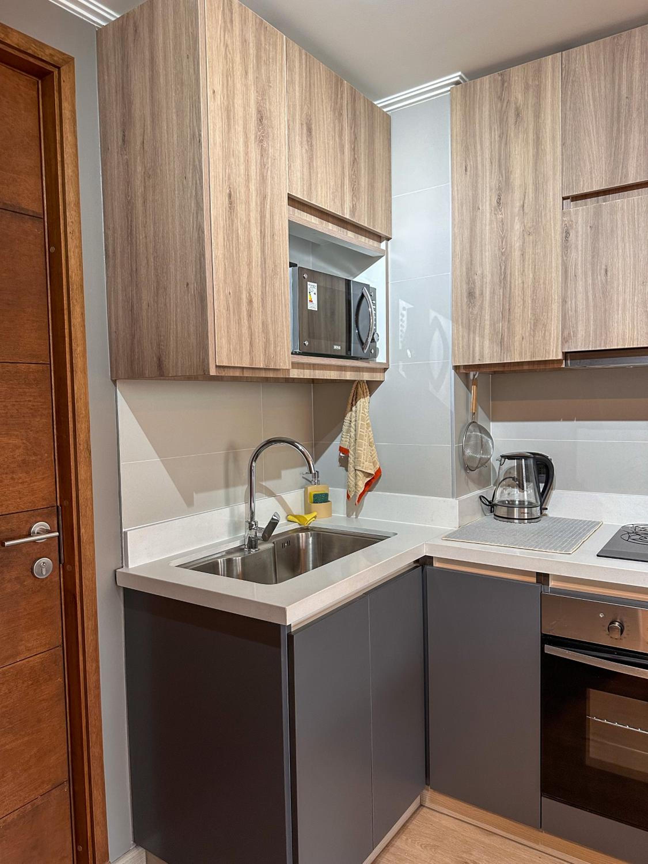 4 people, Wi-Fi, Parking, Park, Pool, Laundry