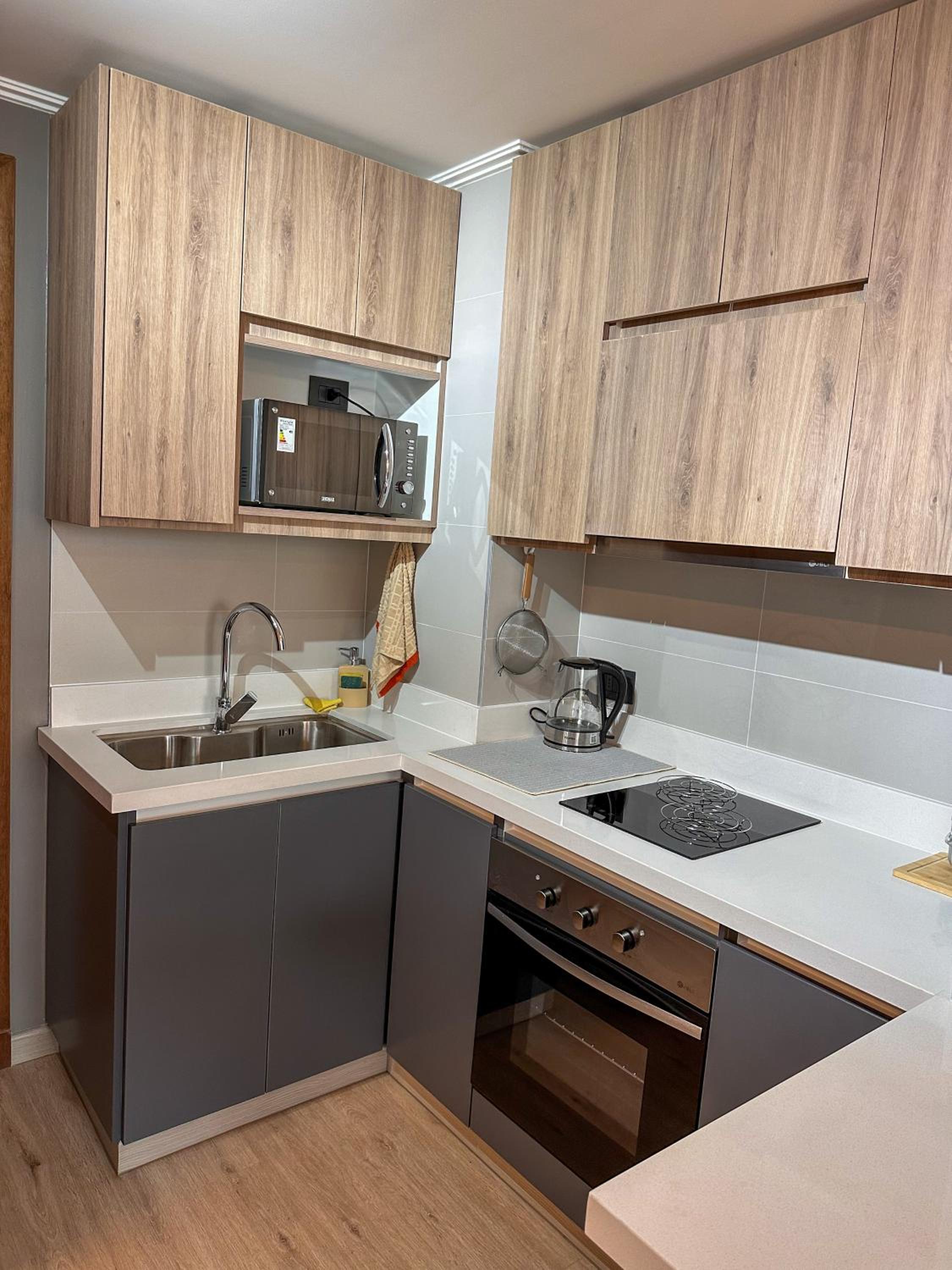 4 people, Wi-Fi, Parking, Park, Pool, Laundry