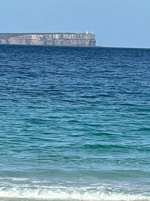 Starfish Beach House - WIFI - 5 min walk to beach