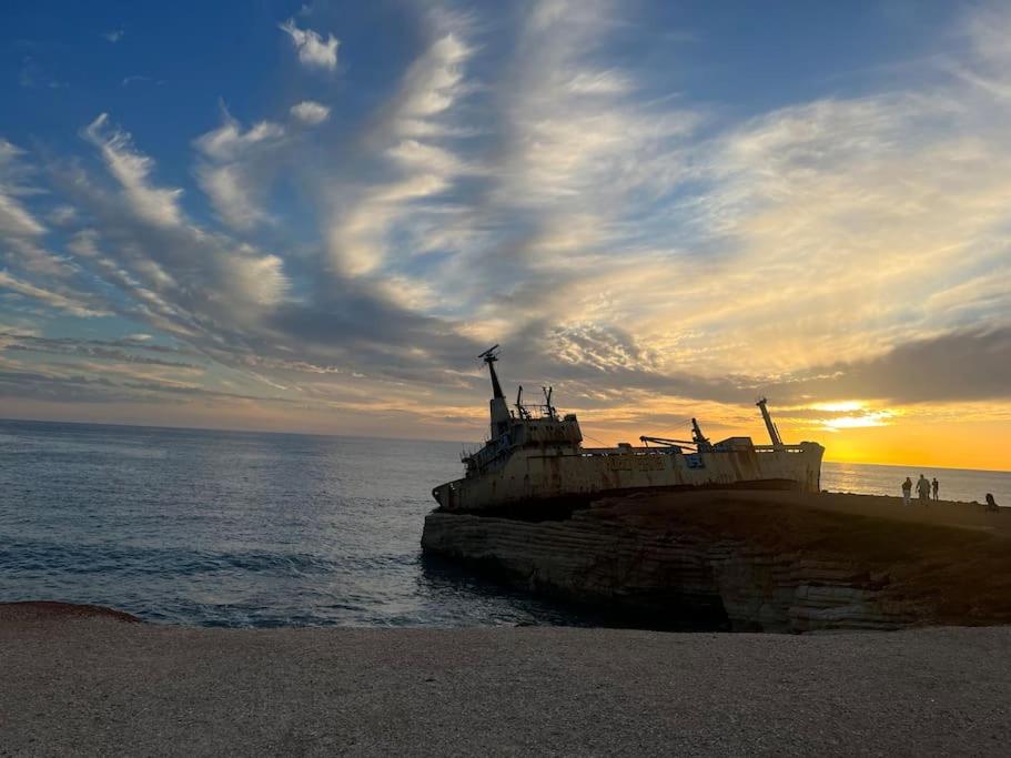 Pafos Gardens elite studio