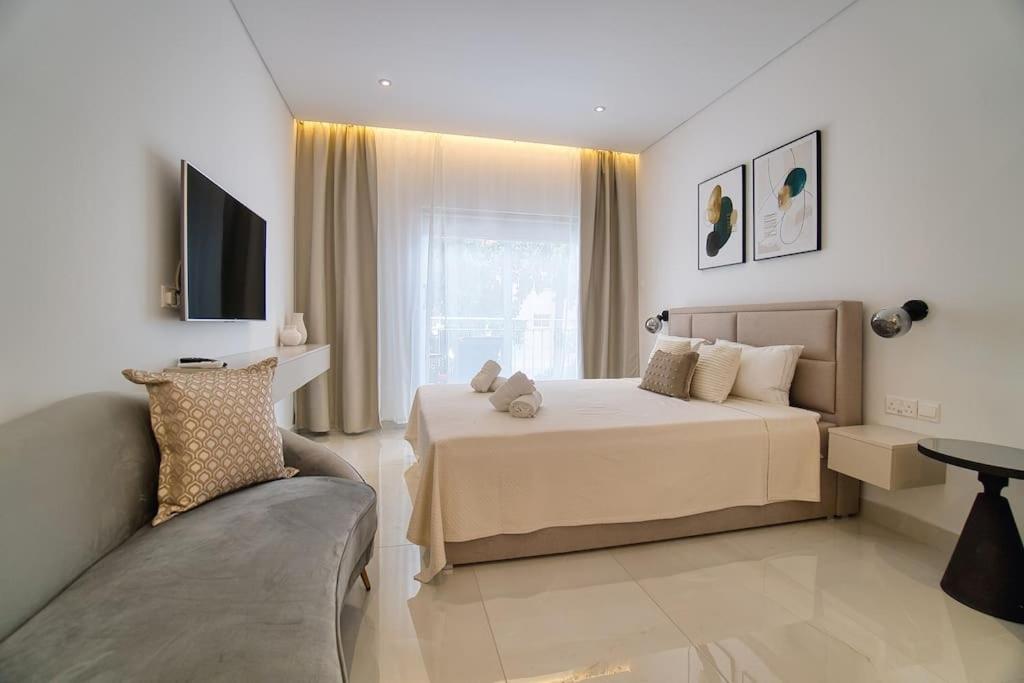 Pafos Gardens elite studio