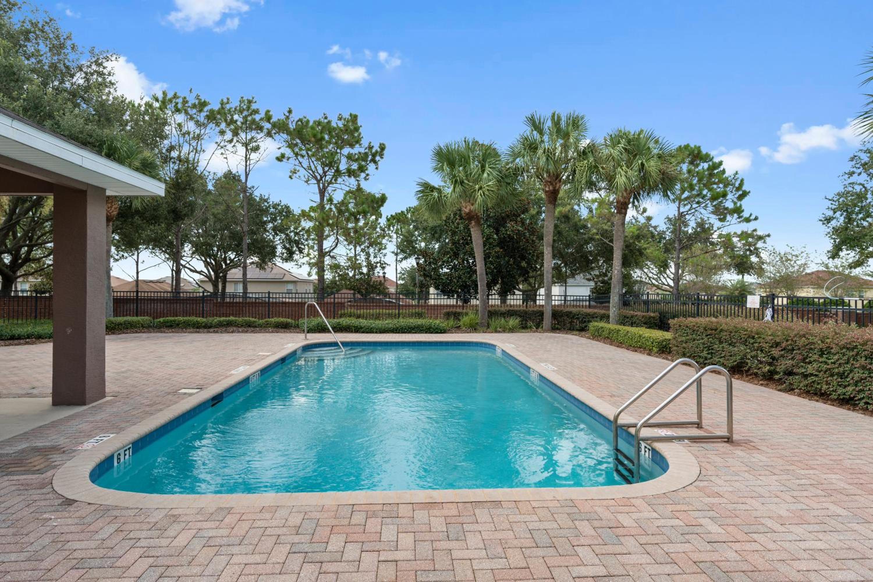 Cozy 4 Bedrooms Next to DisneyPrivate Pool view 5