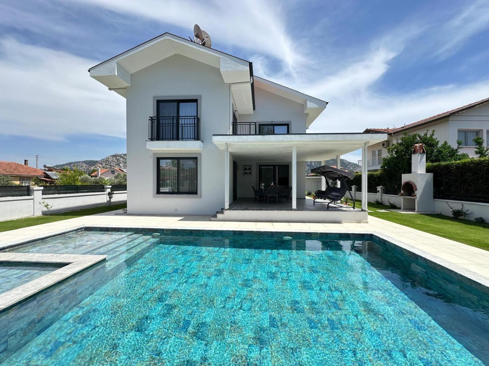 Villa's Tomris view 5