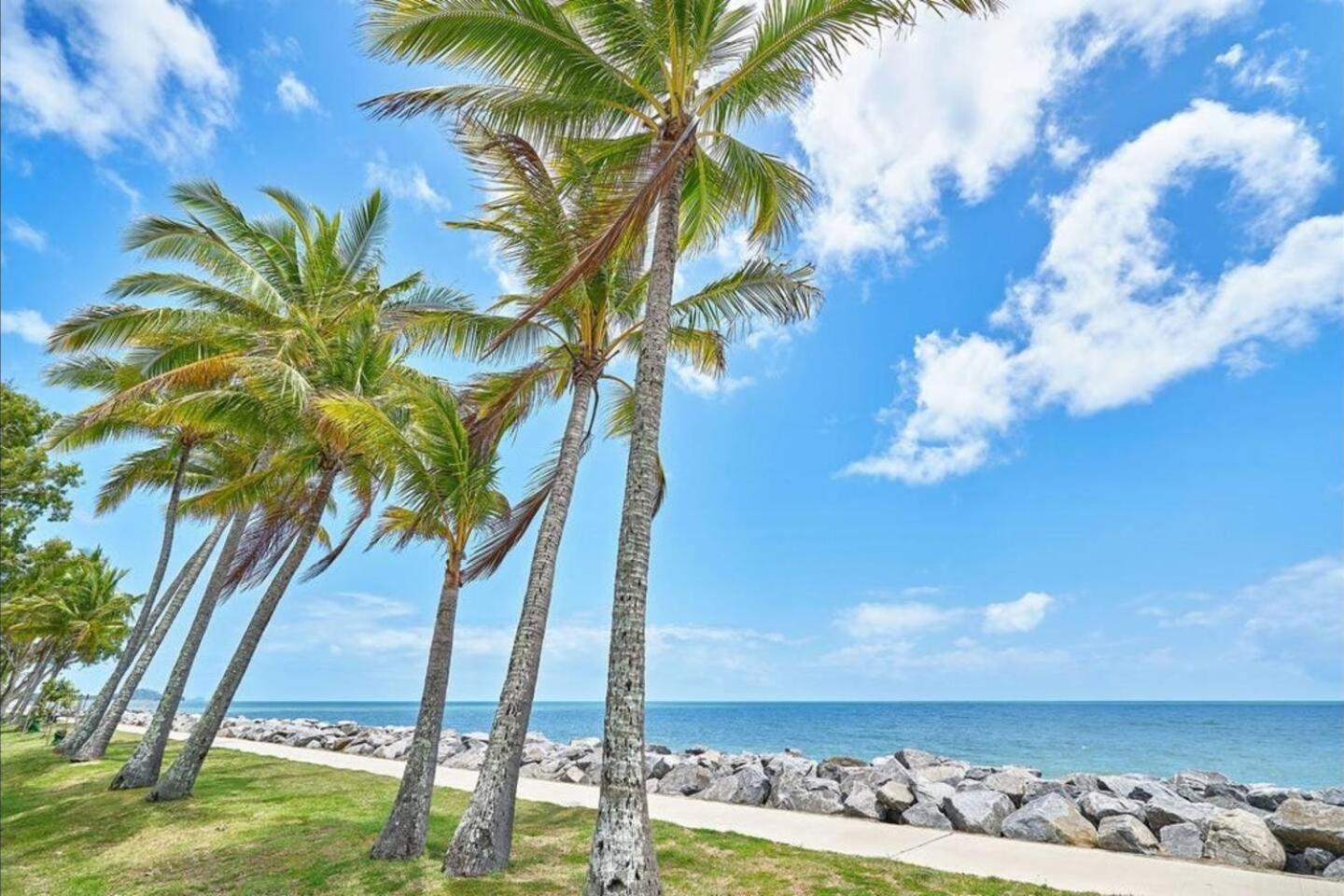 Ocean's Edge - Stunning Beachfront Serenity