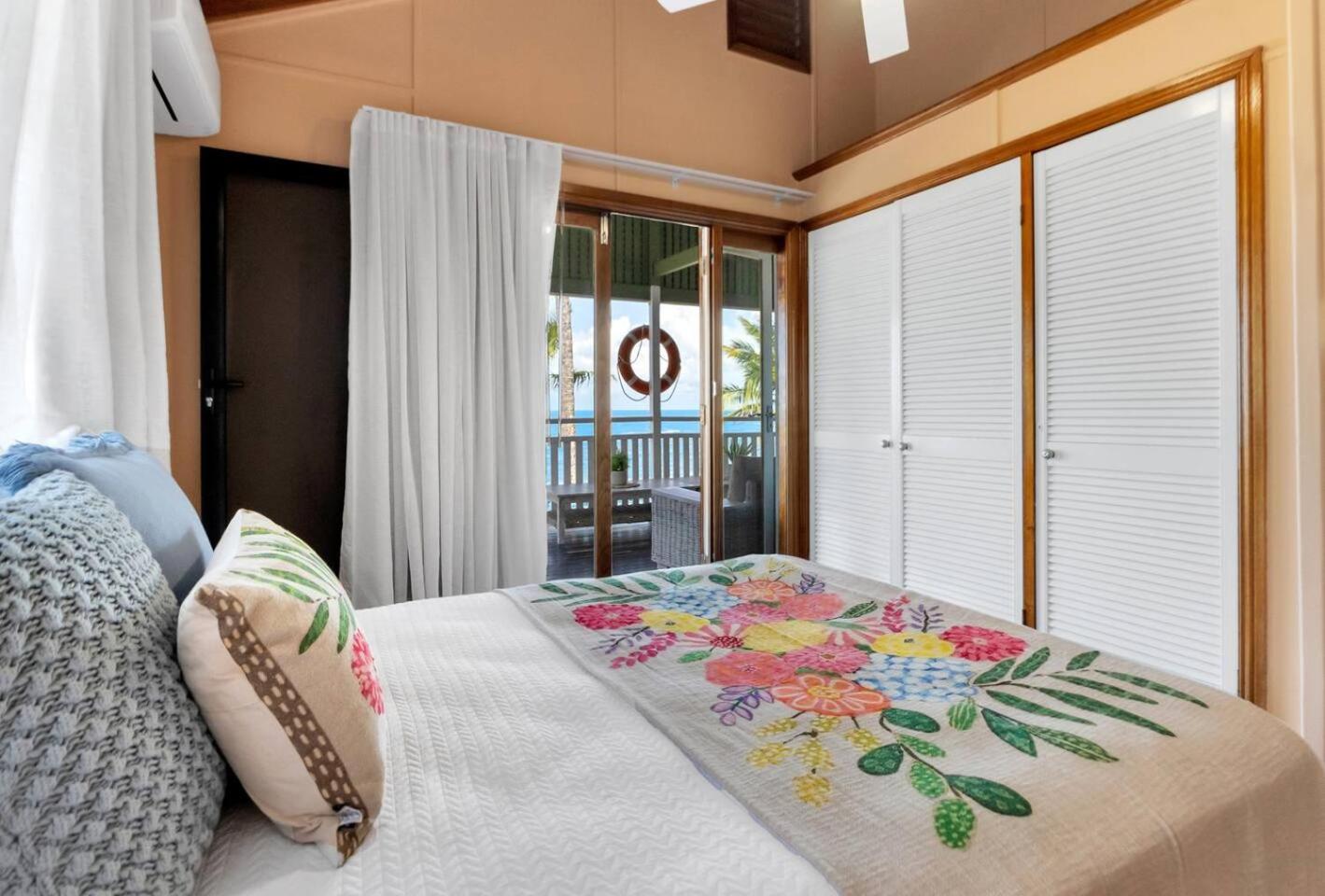 Ocean's Edge - Stunning Beachfront Serenity