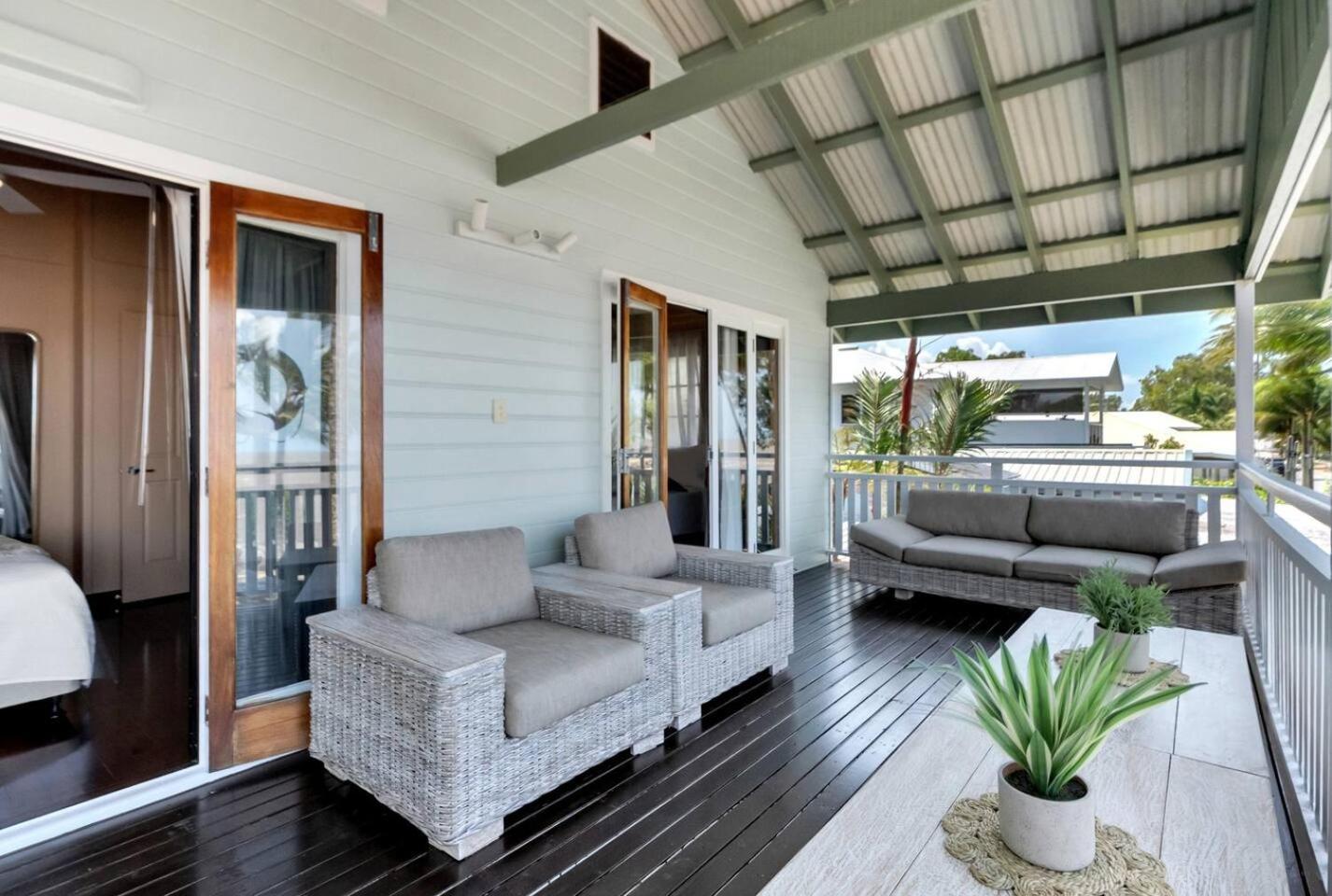 Ocean's Edge - Stunning Beachfront Serenity
