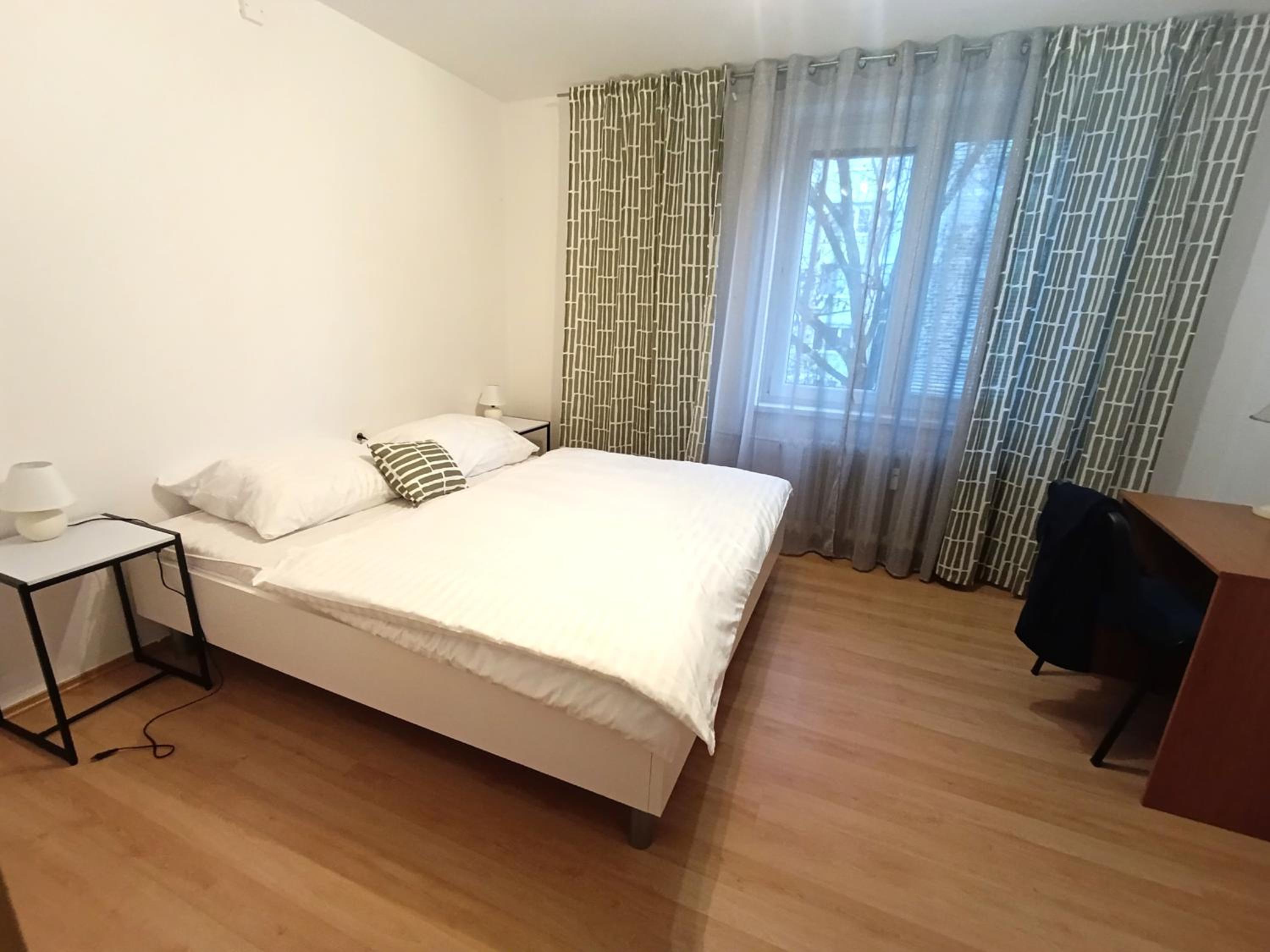 Charming City flat with Free Parking and two balconies view 2