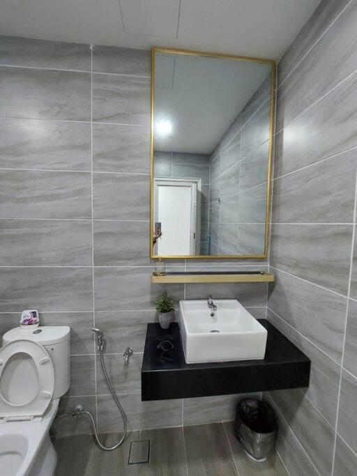 KSL Casual Style Family House