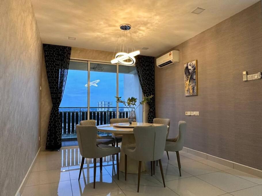 KSL Casual Style Family House
