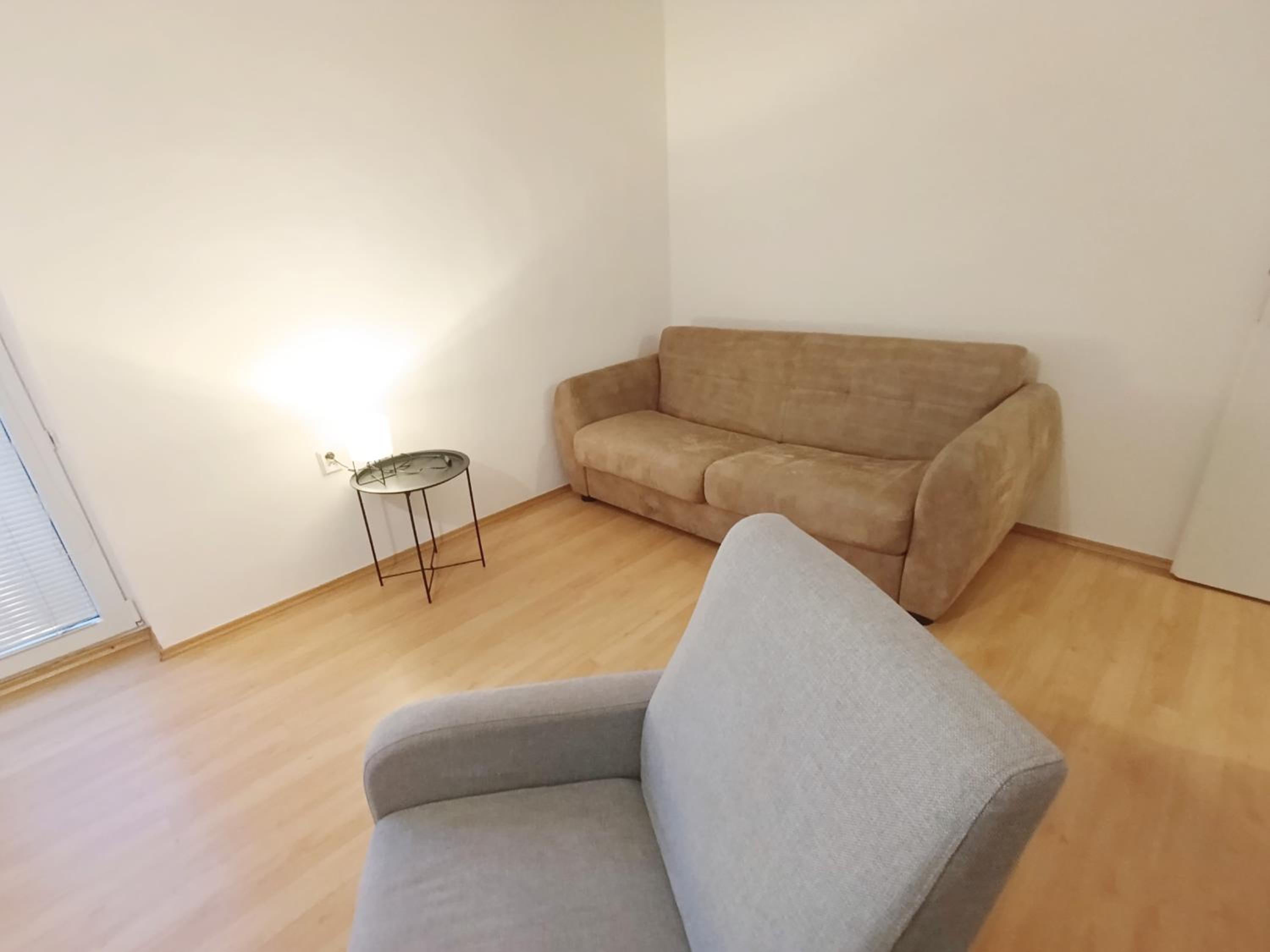 Charming City flat with Free Parking and two balconies view 4