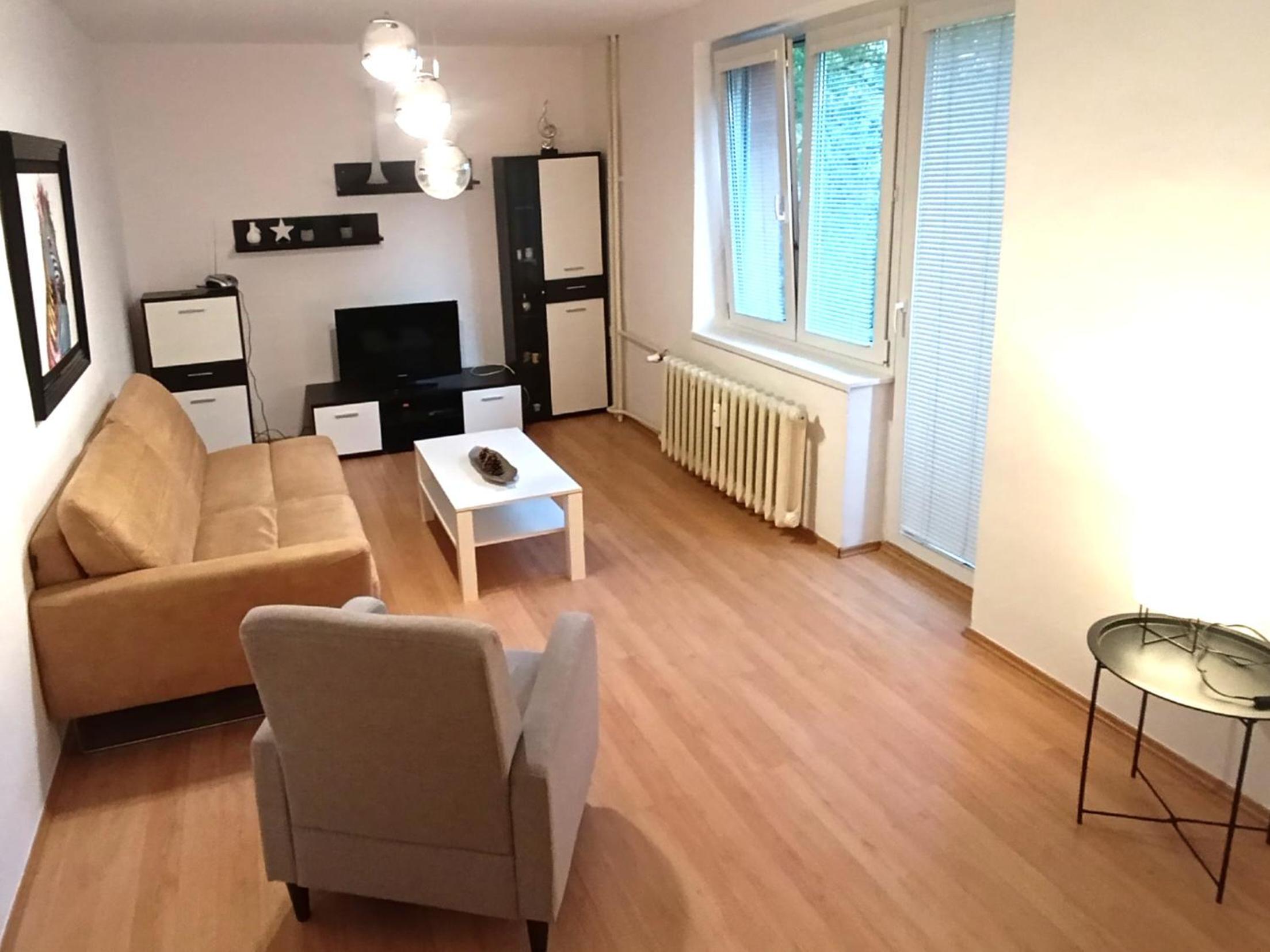 Charming City flat with Free Parking and two balconies view 3