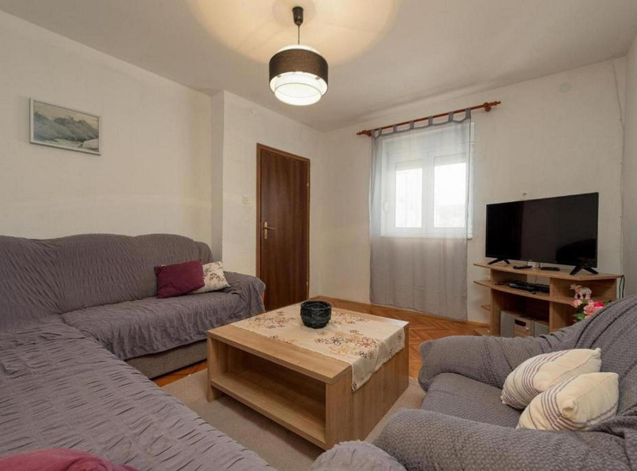 Beachfront Holiday Home with Hot Tub, Terrace, and Sea Views in Vinišće