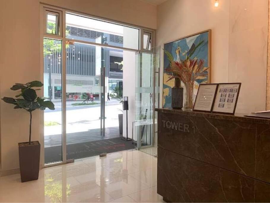 Luxe 3BR unit in the heart of BGC Taguig view 3
