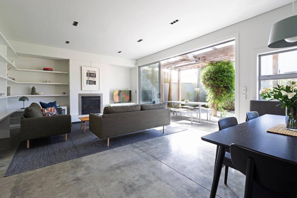 Beautiful Villa just off Ponsonby Rd view 3