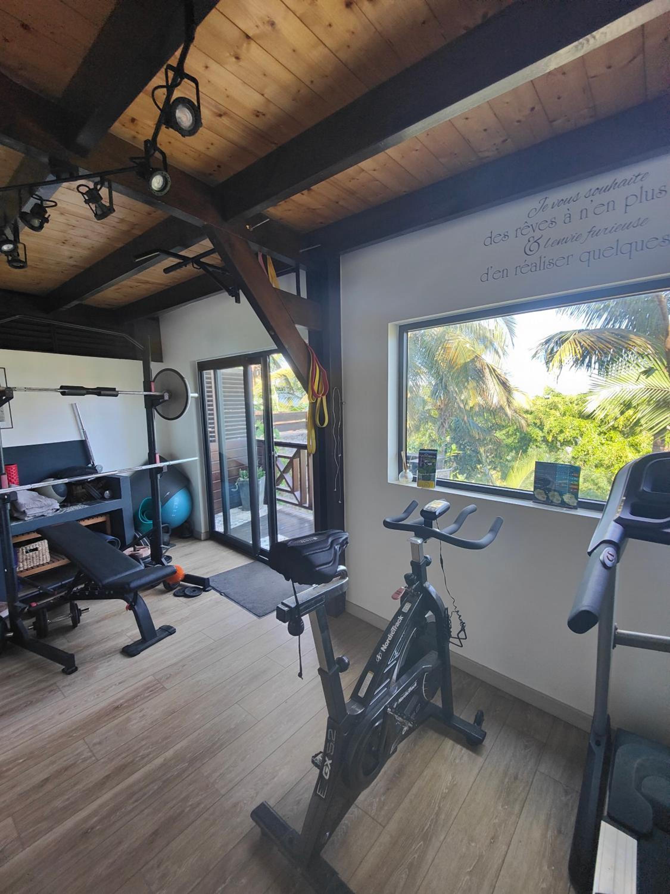OHANA Jungle Lodges