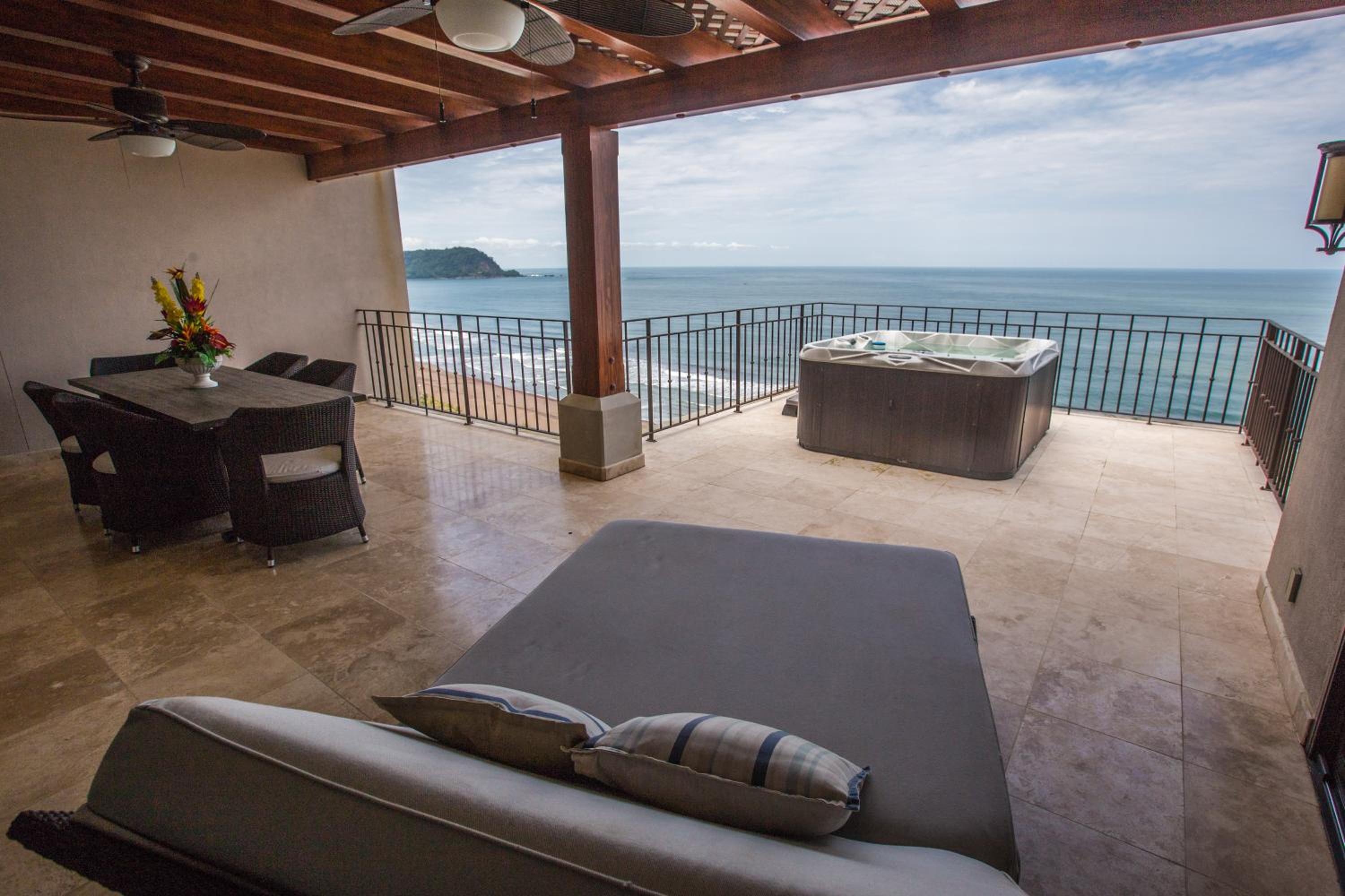 Spectacular 3 bedroom Penthouse at Crocs Resort Casino view 5